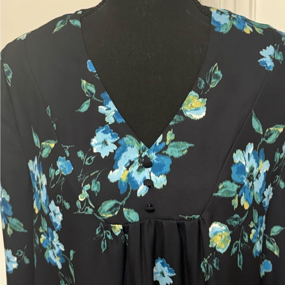 Floral V-Neck Top Blouse Black Blue Floral - Picture 3 of 7